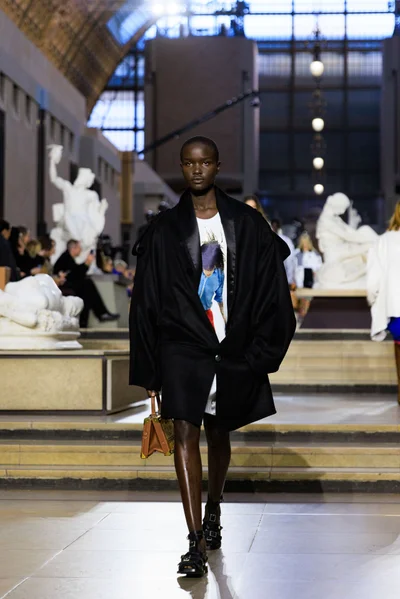 Look 28